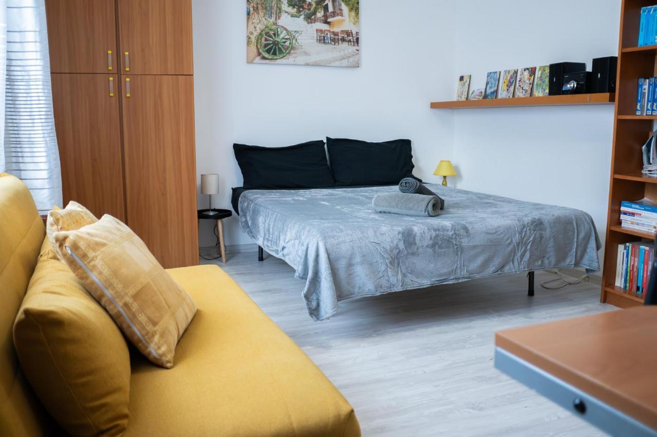 Nonna Pina Guest House [Moderno Appartamento vicino Metro A]Wifi,Netflix Roma Esterno foto
