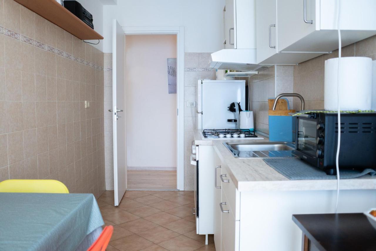 Nonna Pina Guest House [Moderno Appartamento vicino Metro A]Wifi,Netflix Roma Esterno foto