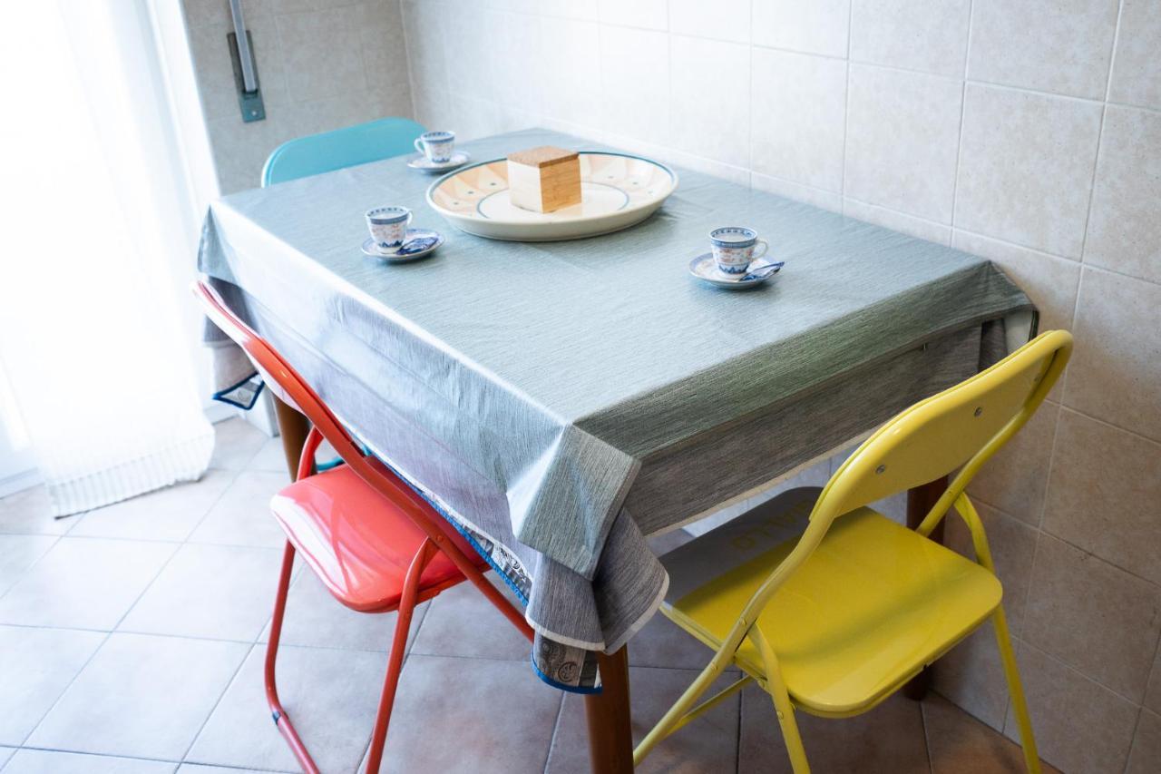 Nonna Pina Guest House [Moderno Appartamento vicino Metro A]Wifi,Netflix Roma Esterno foto