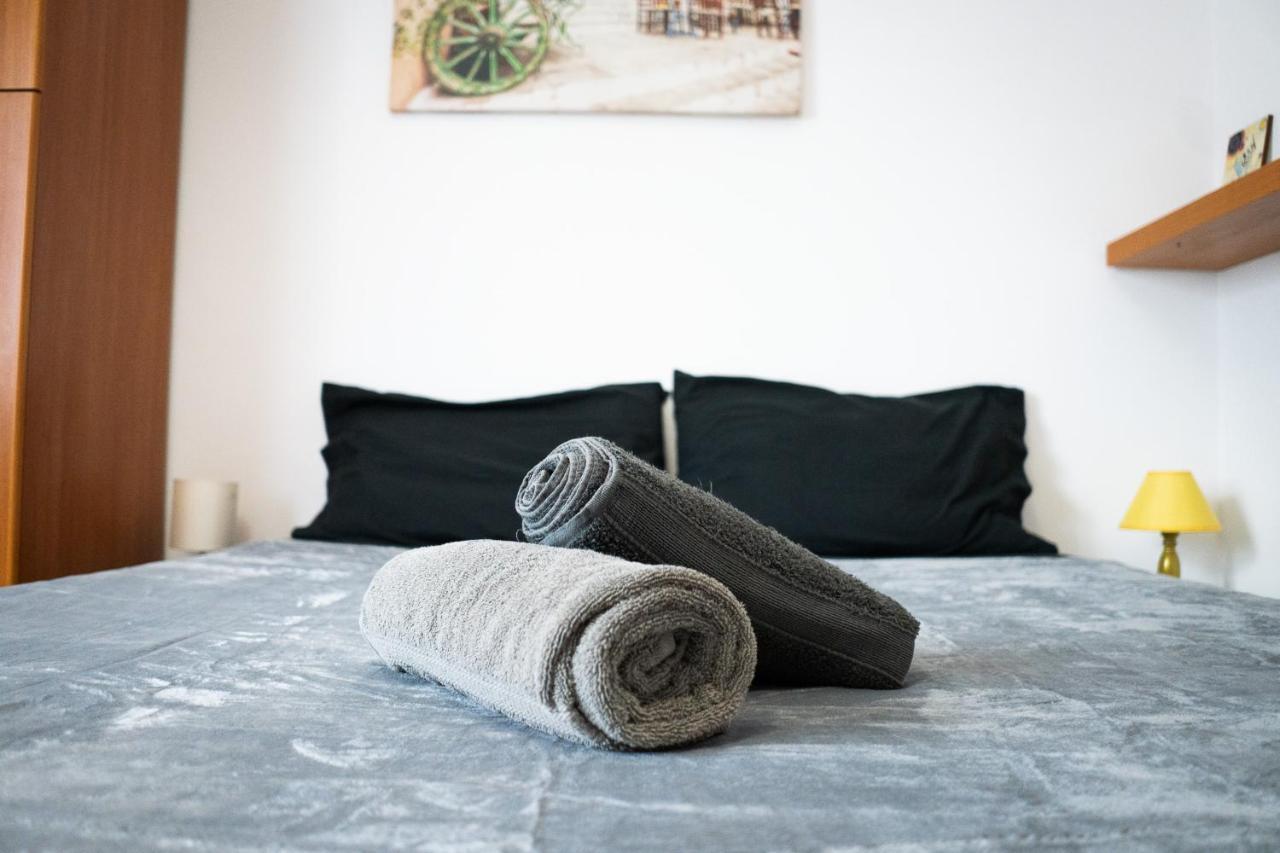 Nonna Pina Guest House [Moderno Appartamento vicino Metro A]Wifi,Netflix Roma Esterno foto